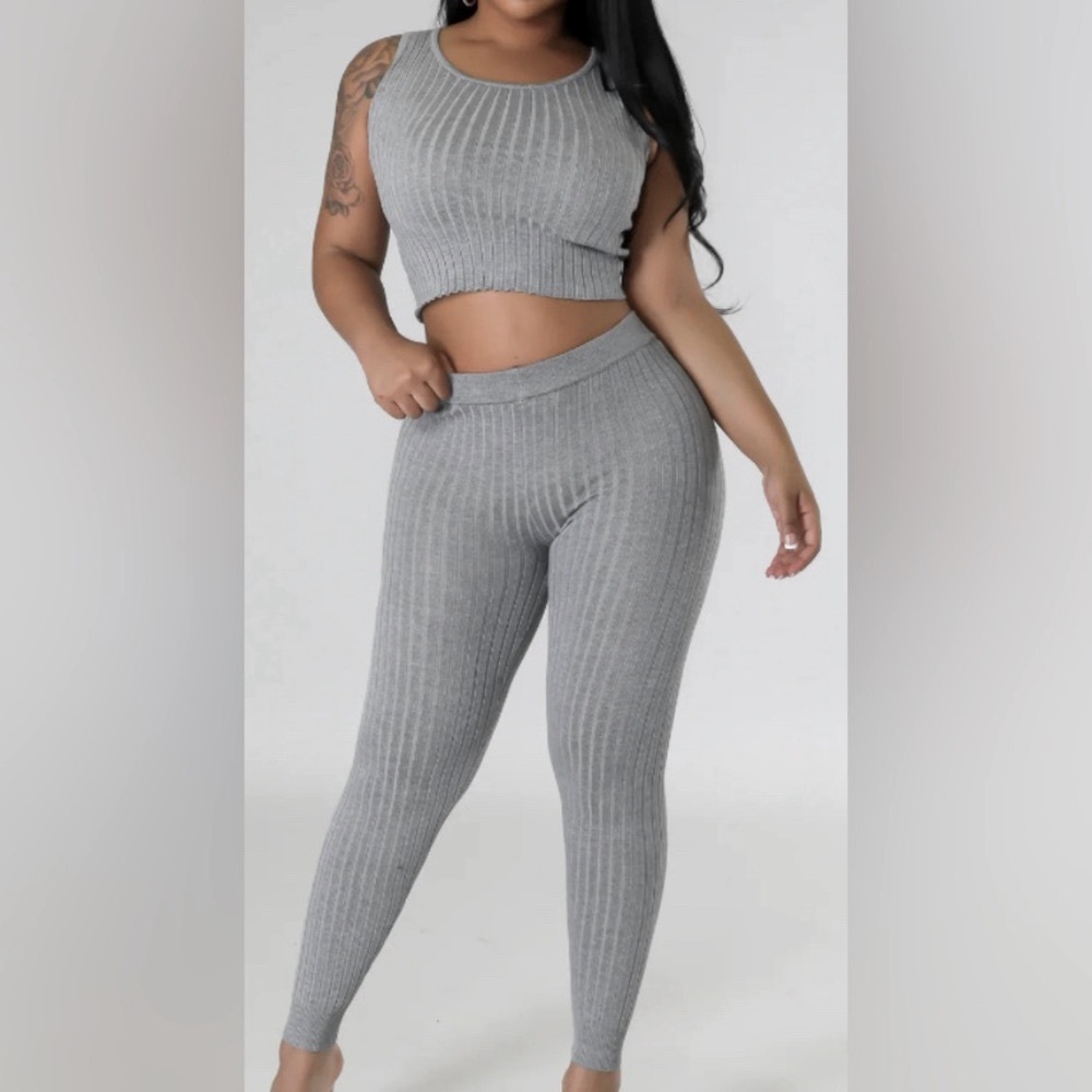 Daisy 2pc  Sweater Tank Crop Top and Leggings Set; Size Large and Medium
